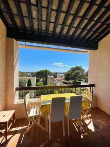 Superb Apartment With Balcony Near The Beach