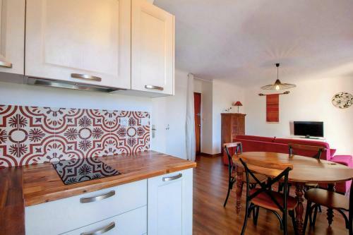 Apartamento Nice Studio For 2 With Balcony In Saint-rapha�l