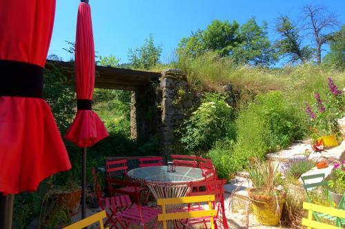 La Ferme de Chenevier, La Roulotte Fleurie 2/4pers