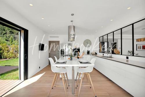 Villa Era Homebooker