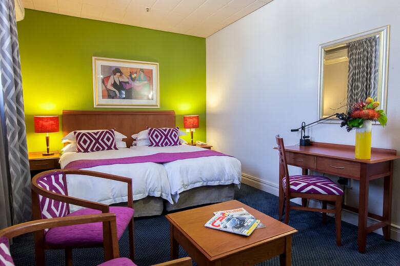 Cape Town Lodge Hotel
