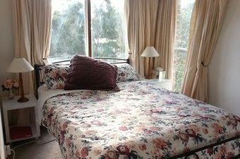 Bed & Breakfast Linley House