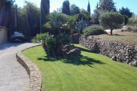 Maison Priv�e Au Calme Dans Mas Provencal