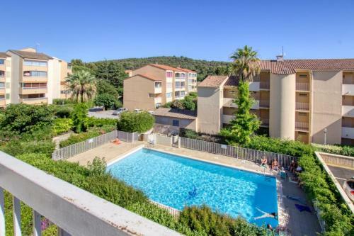 Charming Apartment In Residence With Swimming Pool