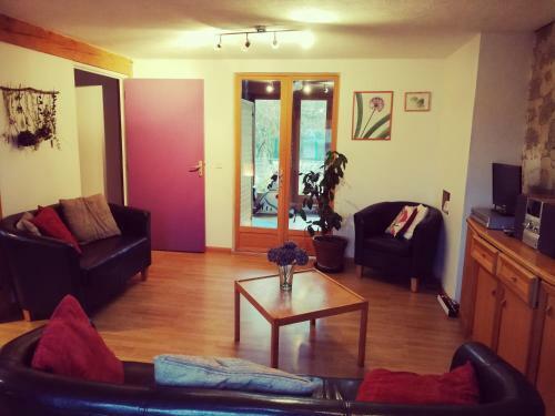 La Maison Bleue23