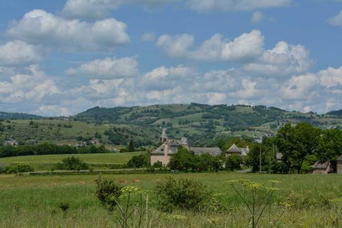 La Cour Pav�e