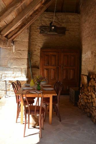 La Cour Pav�e