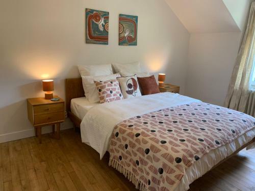 Villa Au Bord de La Rivi�re Avec Spa