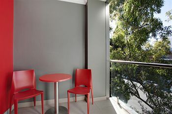 Aparthotel Adara Camperdown Hotel