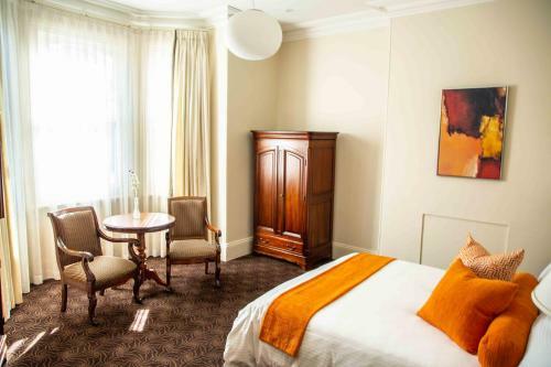 Royal Hotel