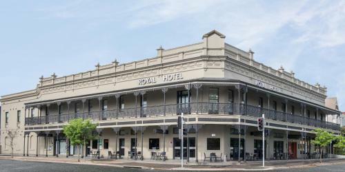 Royal Hotel