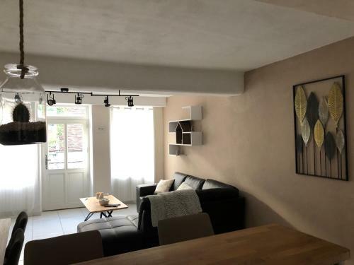 B�tisse Du Pont Pinard Et Son Granit Rose