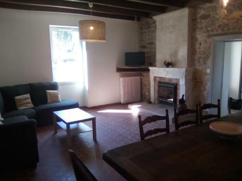 Relais De La Lati�re