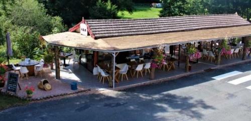 Bed & Breakfast Les Roches Restaurant & Chambre D'hotes