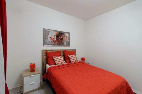 Apartamentos Red-line