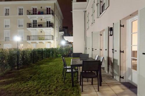 Apartamentos Red-line