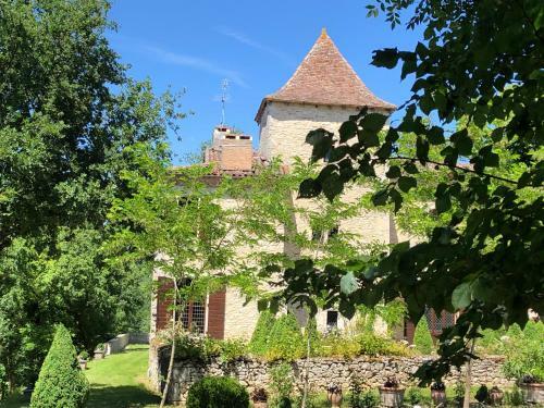 Solomiac , Batisse de Caract�re Xiveme Si�cle
