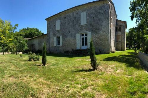 Solomiac , Batisse de Caract�re Xiveme Si�cle