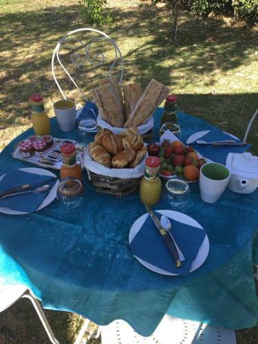 Bed & Breakfast Chambre D'h�tes de Charme Merbleuesoleil