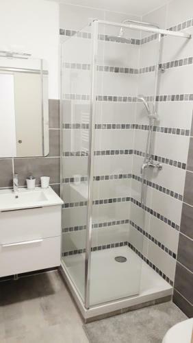 Apartamento Boh�mian Studio In S�te Center