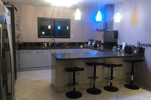 Villa 145 M2 Avec Piscine, Dans Un Milieux Arbor�.