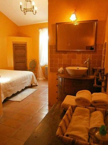 Bed & Breakfast Les Aigui�res En Provence