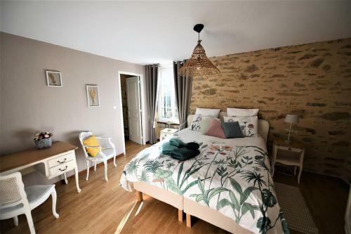 Hostal La Vall�e Du Launay