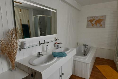 Hostal La Vall�e Du Launay
