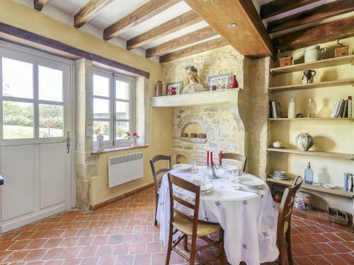 Lovely Farmhouse In Talon With Fireplace