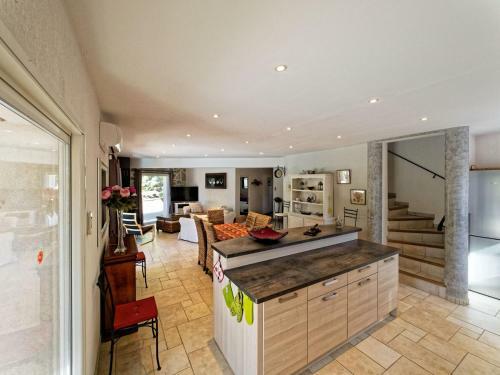 Villa 4 Chambres 160m2 Avec Piscine Chauff�e