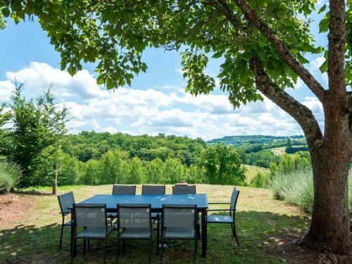 Peaceful Holiday Home In Teillots With Private Pool