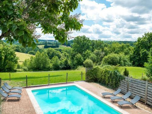 Peaceful Holiday Home In Teillots With Private Pool