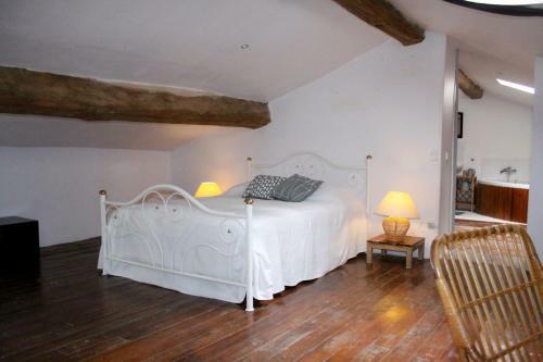 Hostal Chambres D'h�tes La Luciole