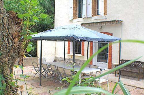 Hostal Chambres D'h�tes La Luciole