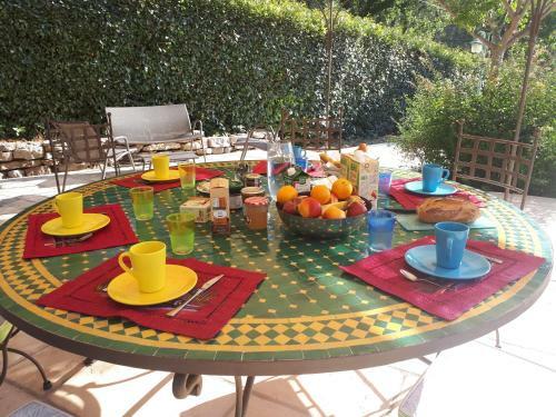 Bed & Breakfast Le Mas Des Tarentes Chambres D'h�tes