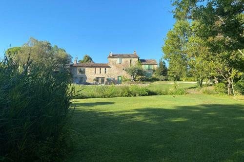Villa Propri�t� Exceptionnelle � 25km D?aix En Provence - 8 Guests