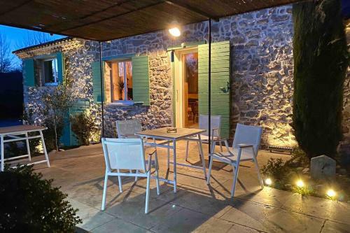 Villa Propri�t� Exceptionnelle � 25km D?aix En Provence - 8 Guests