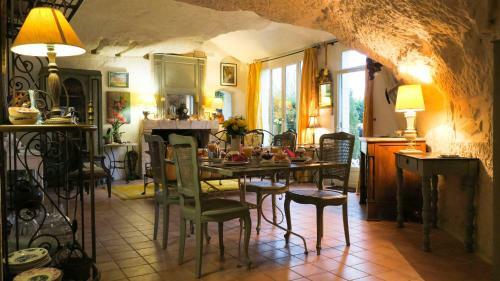 Bed & Breakfast La Cave De L'�peron