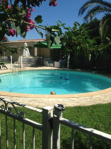 Apartamento Charmant Studio � Uchaud