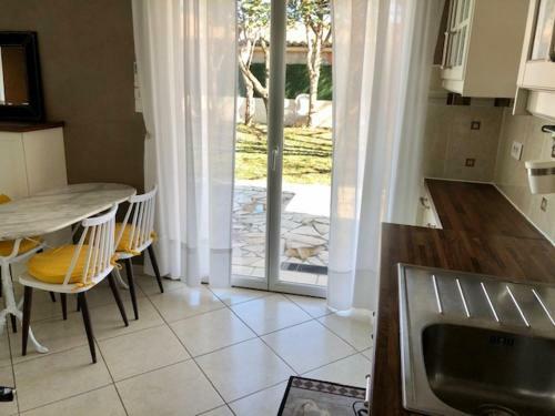 Apartamento Charmant Studio � Uchaud