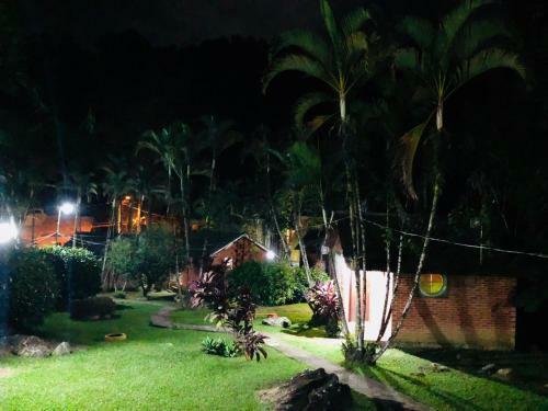 Hostal Pousada Quintal Das Pedras