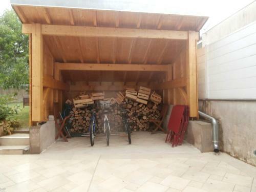 Apartamento Gite de Charme Entre Sources Et Rivi�re ***