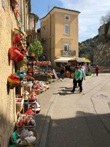 Apartment Pont Romain