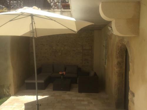 Hostal Le Village