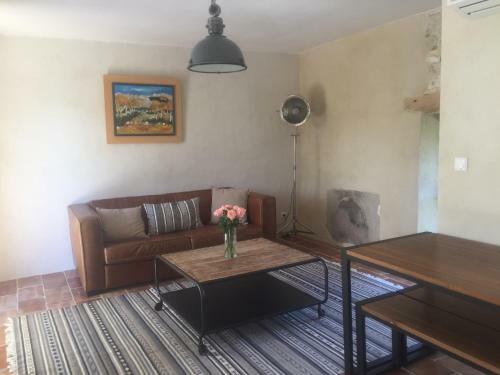 Hostal Le Village