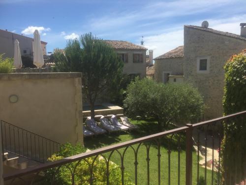 Hostal Le Village
