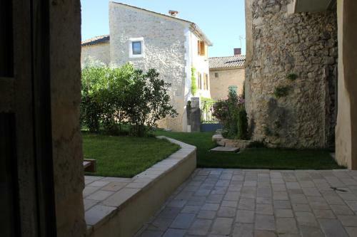 Hostal Le Village