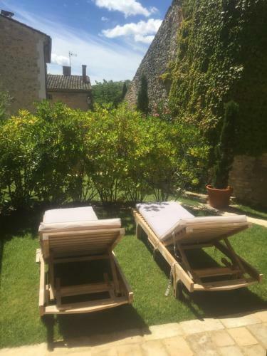Hostal Le Village