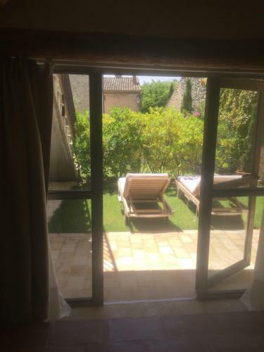 Hostal Le Village