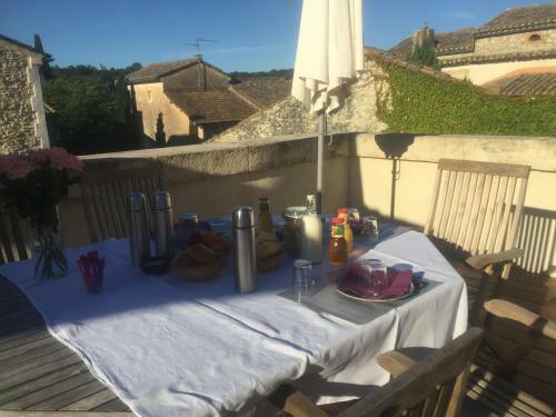 Hostal Le Village